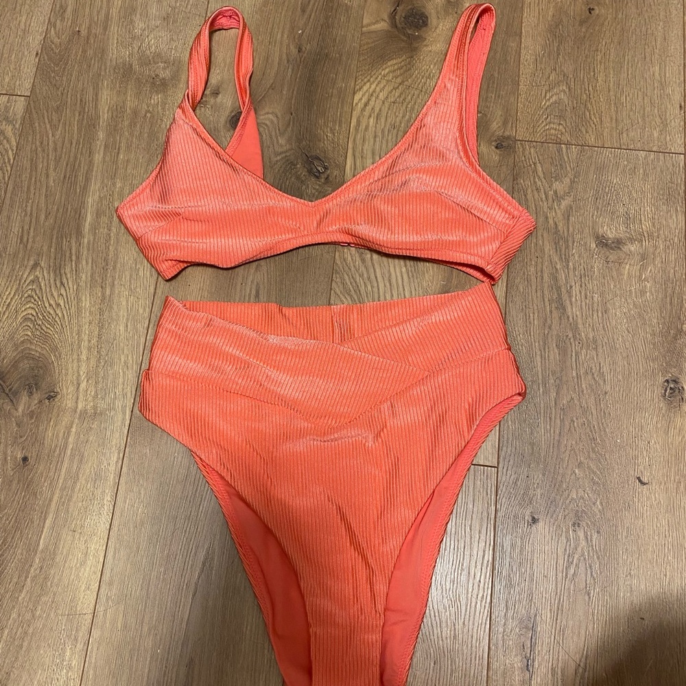 Pink aerie swimsuit! Top and bottom, size medium.